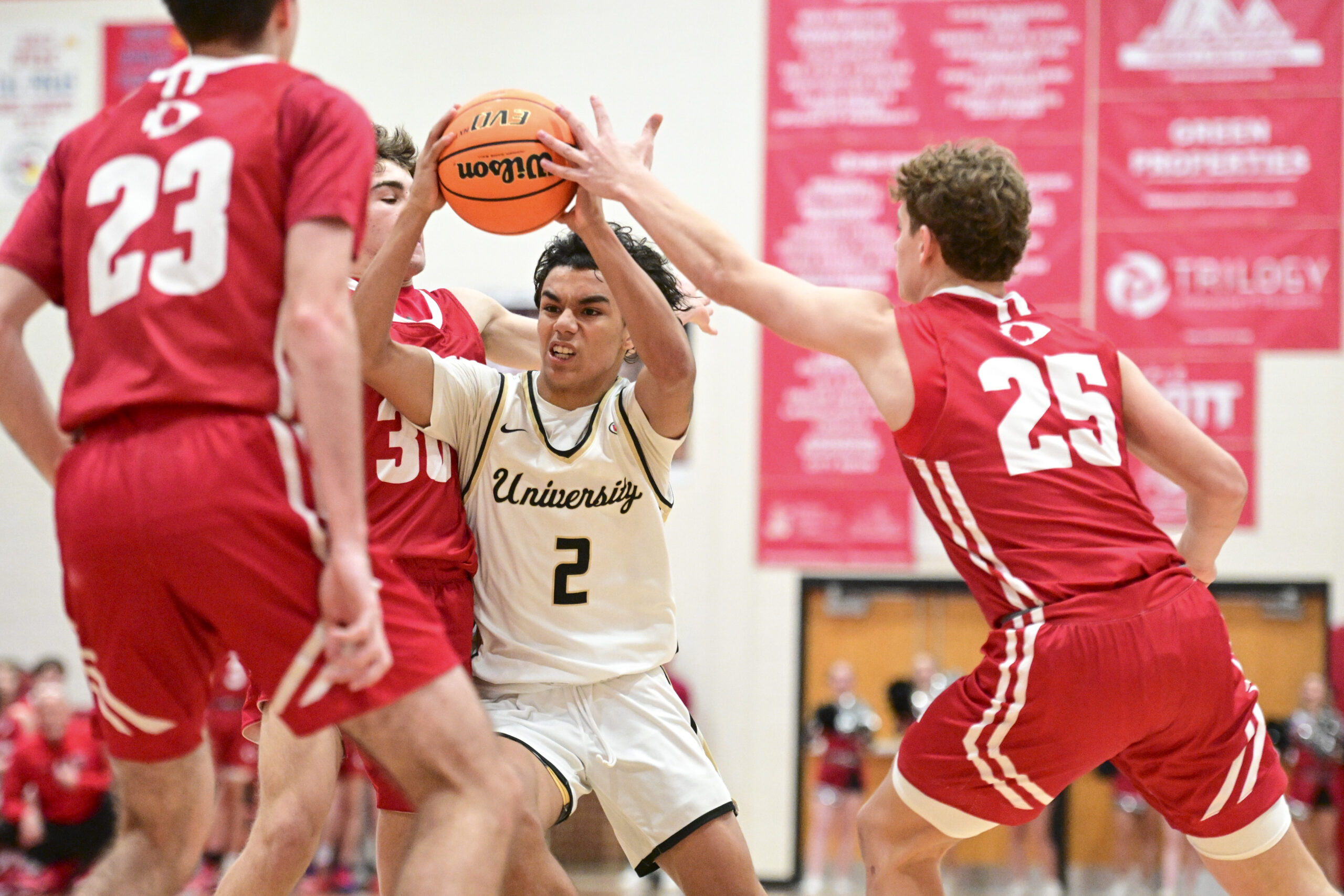 Hawks can't get going on offense, drop section championship to Bridgeport